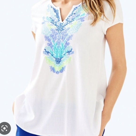 EUC Lilly Pulitzer Sea Avenue Embroidered Tunic Top in Resort White - Picture 2 of 6